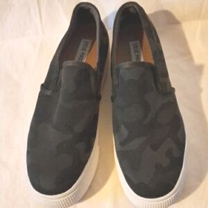 Steve Madden Camouflage Slip-On Sneakers